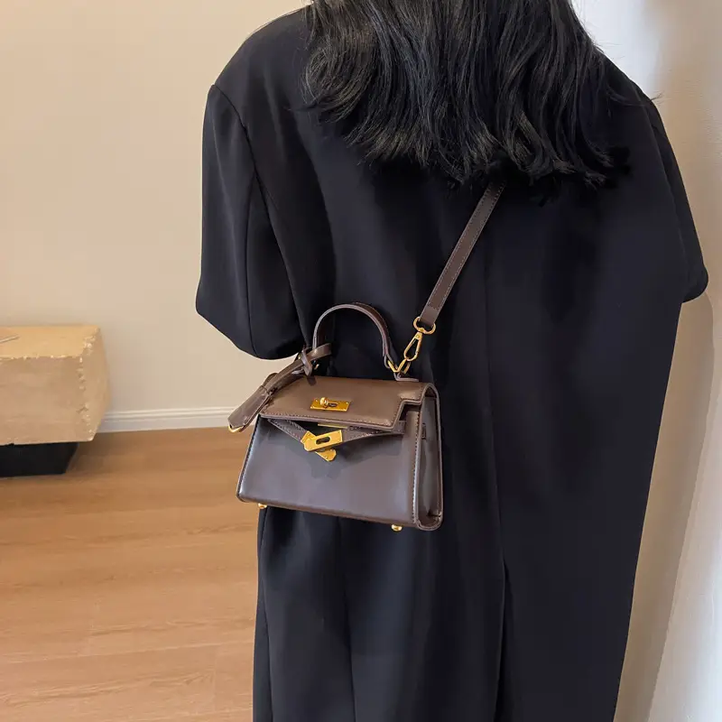 Women Retro Platinum Shoulder Bag 2023 Winter — feature 19