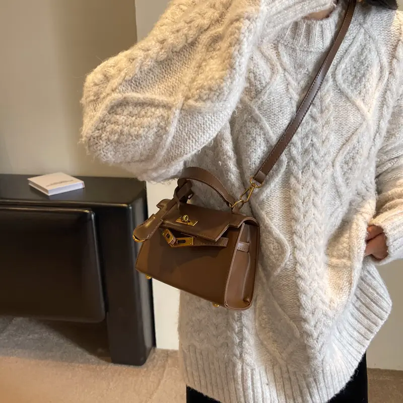 Women Retro Platinum Shoulder Bag 2023 Winter — feature 20