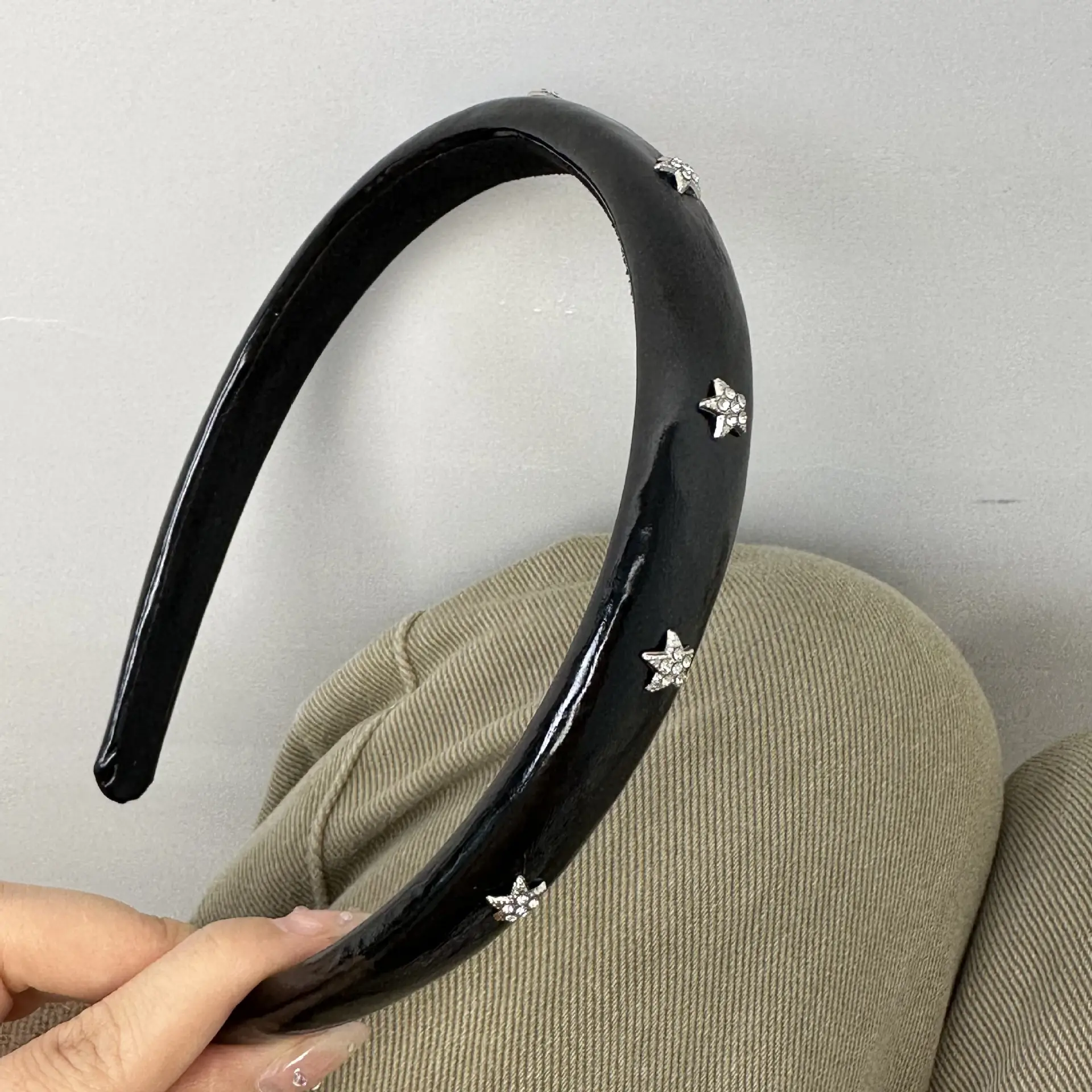 South Korea Star Headband Black Silver White - Image 2