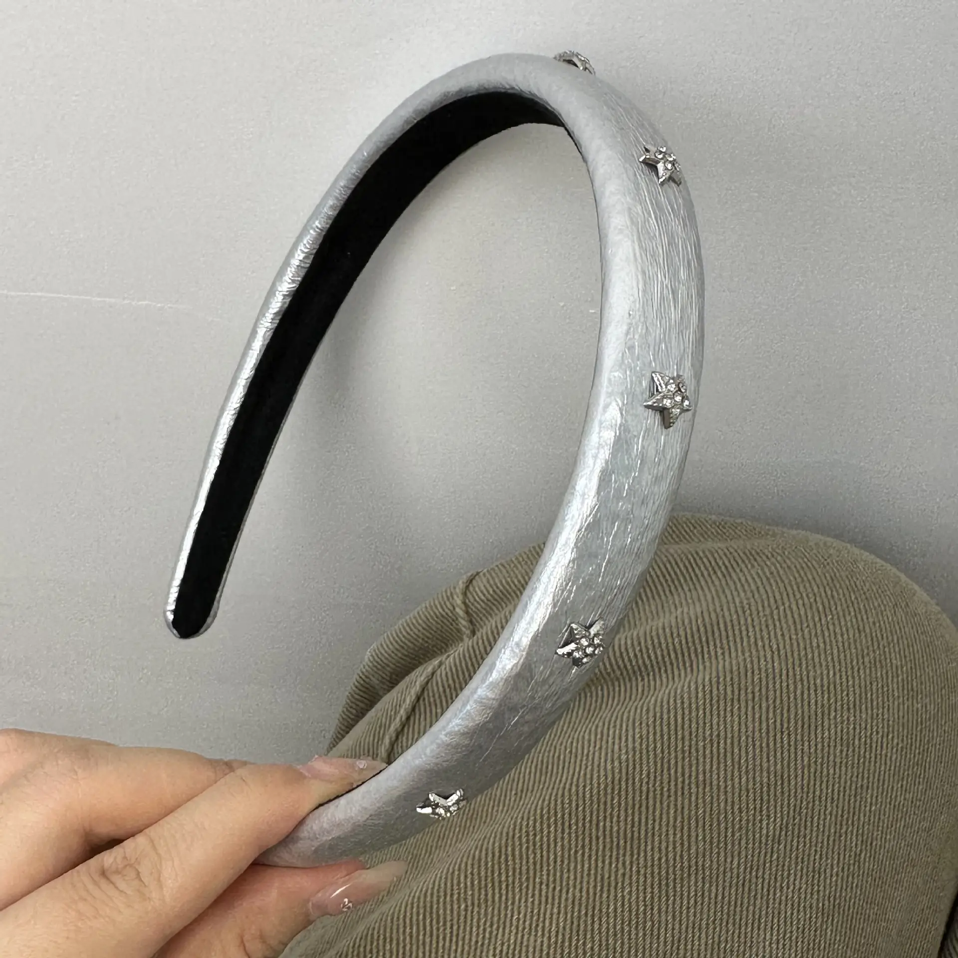 South Korea Star Headband Black Silver White - Image 3