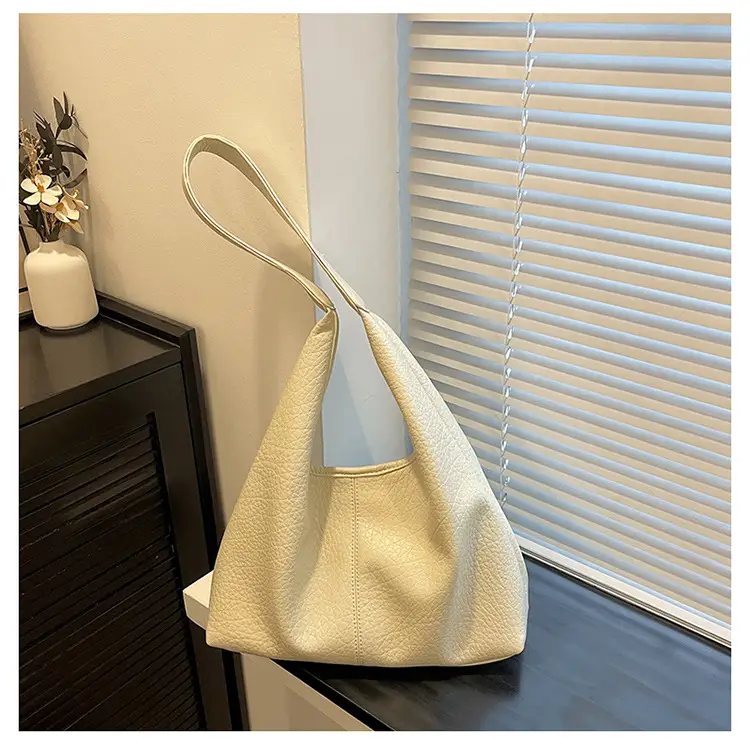 Textured Bucket Bag for Women Autumn 2026 — feature 17