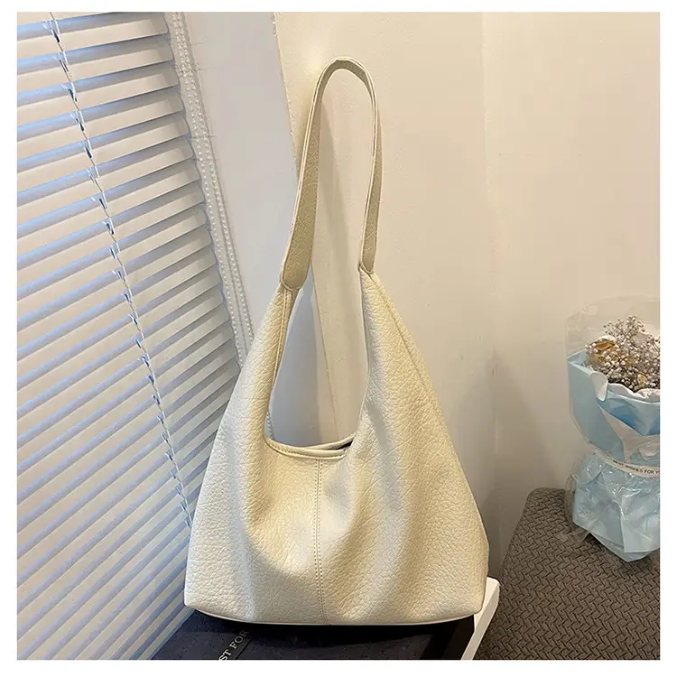 Textured Bucket Bag for Women Autumn 2026 — feature 18