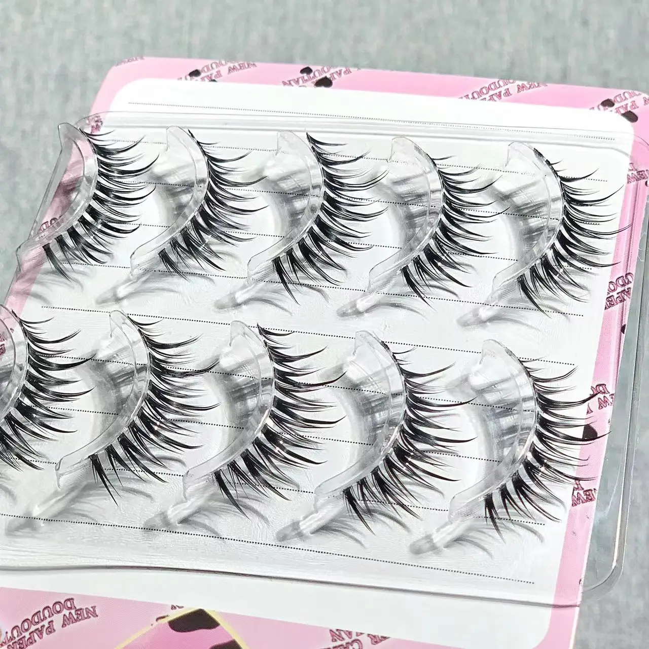 Sweet Cartoon Eyelashes Clustered W-Shaped Long Curled Grafted — feature 10