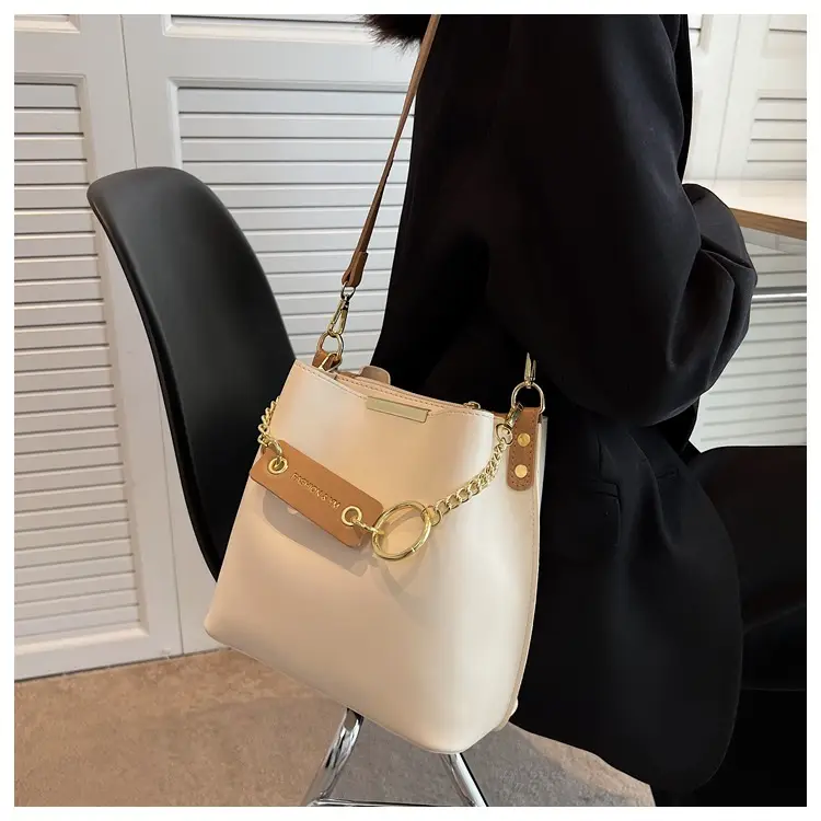 High-End Green Chain Shoulder Bag for Women — feature 11
