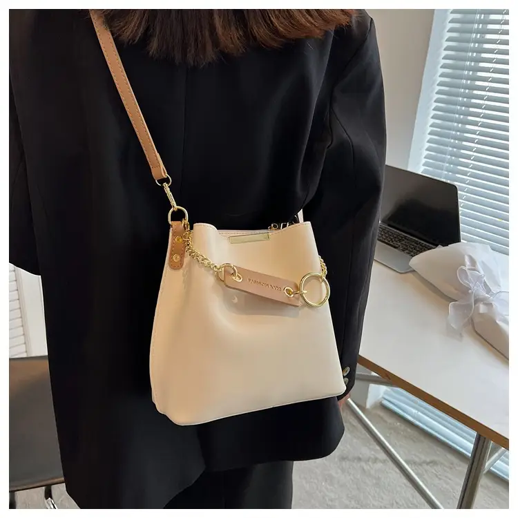 High-End Green Chain Shoulder Bag for Women — feature 12