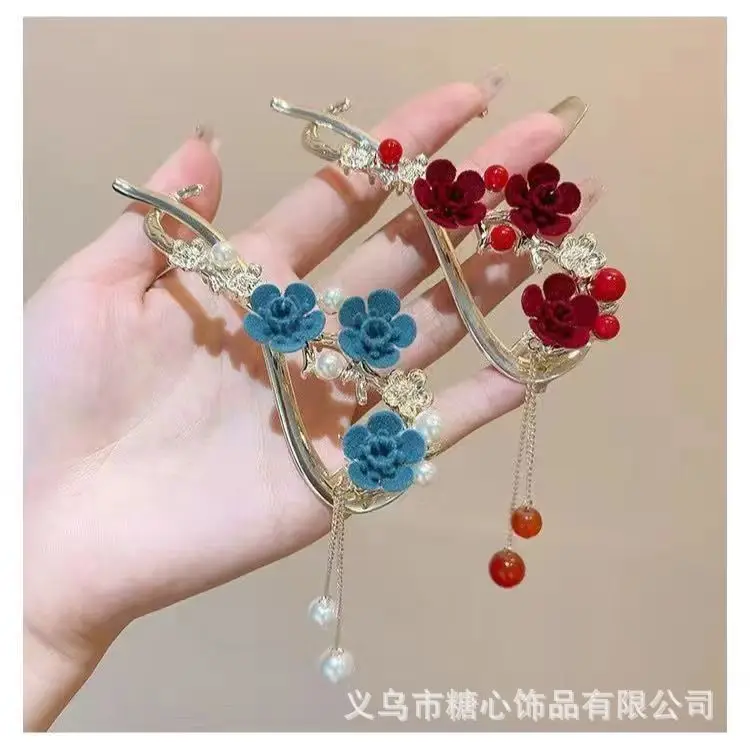Blue Rose Twisted Hairpin with Tassel & Pearl — feature 13