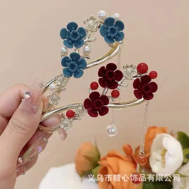 Blue Rose Twisted Hairpin with Tassel & Pearl — feature 14
