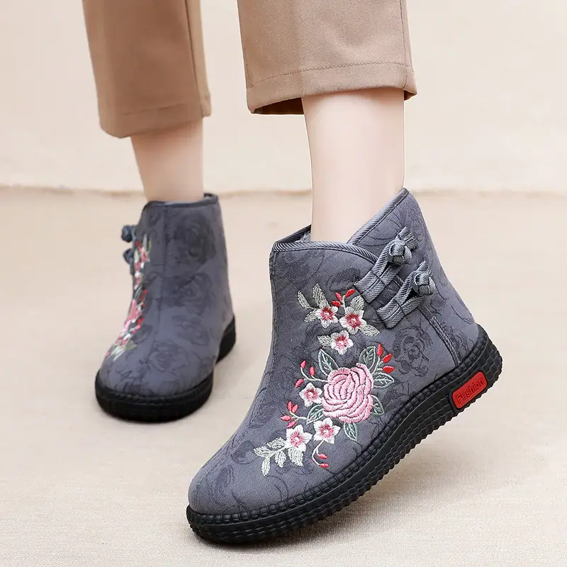Old Beijing cloth shoes women's cotton-padded shoes winter fleece-lined warm mom shoes retro ethnic style embroidered shoes short boots milk shoes