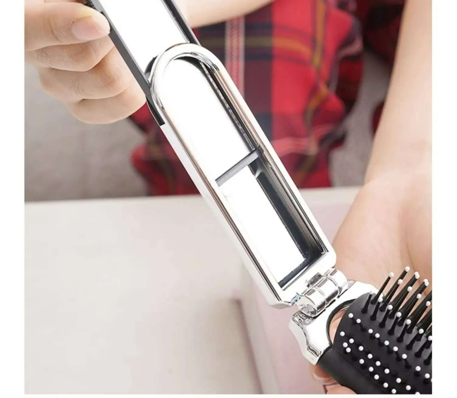 Women's Mini Hair Brush with Mirror and Air Cushion Design — feature 15