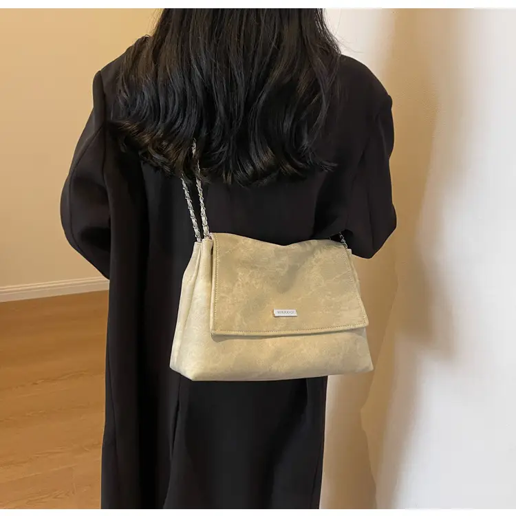 Beige Vintage Chain Shoulder Bag for Women 2026 — feature 18