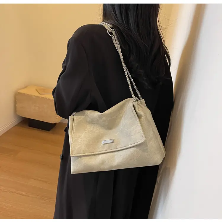 Beige Vintage Chain Shoulder Bag for Women 2026 — feature 20
