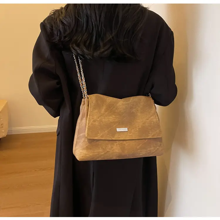 Beige Vintage Chain Shoulder Bag for Women 2026 — feature 23