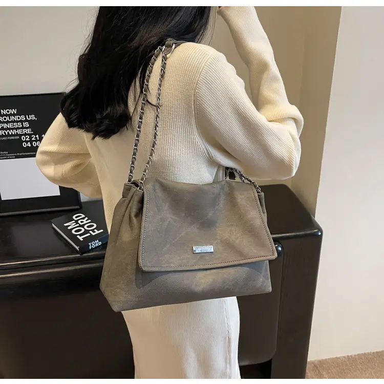 Beige Vintage Chain Shoulder Bag for Women 2026 — feature 26