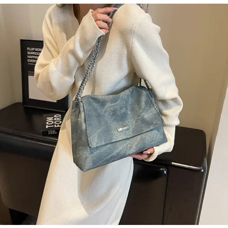 Beige Vintage Chain Shoulder Bag for Women 2026 — feature 28
