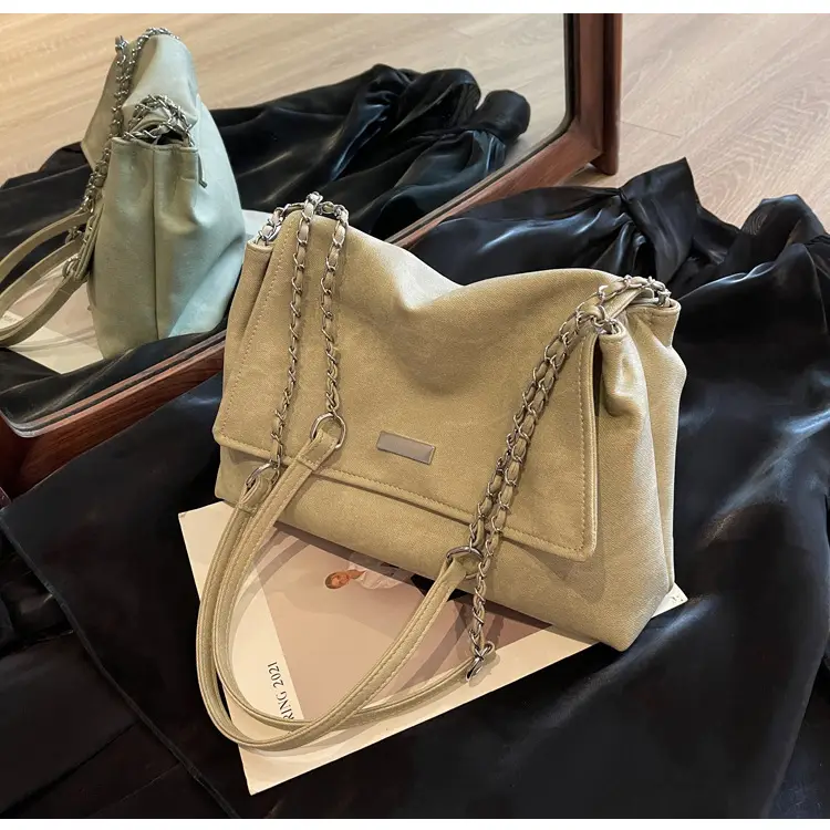 Beige Vintage Chain Shoulder Bag for Women 2026 — feature 33