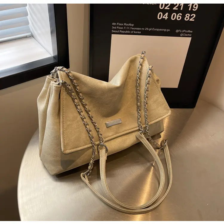 Beige Vintage Chain Shoulder Bag for Women 2026 — feature 34