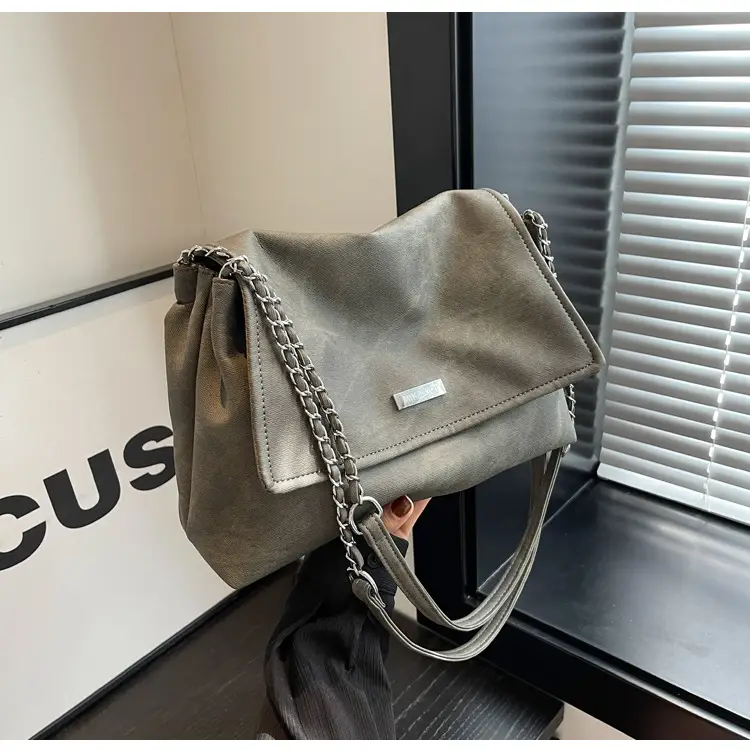 Beige Vintage Chain Shoulder Bag for Women 2026 — feature 38