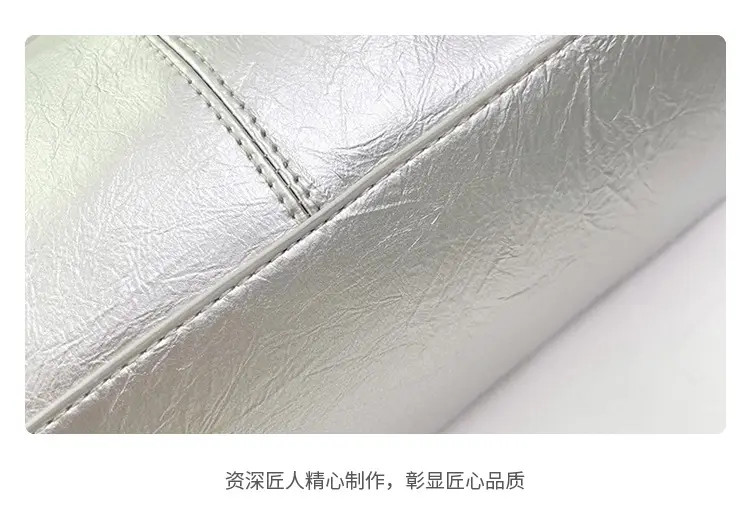 Women Large Capacity Shoulder Bag Silver Leather 2026 — feature 16