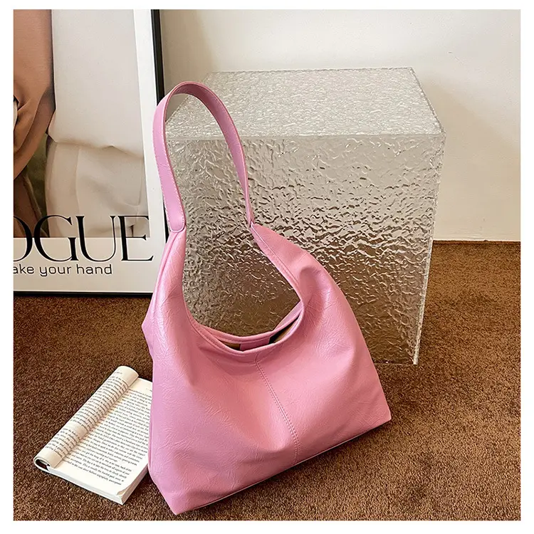 Women Large Capacity Shoulder Bag Silver Leather 2026 — feature 18