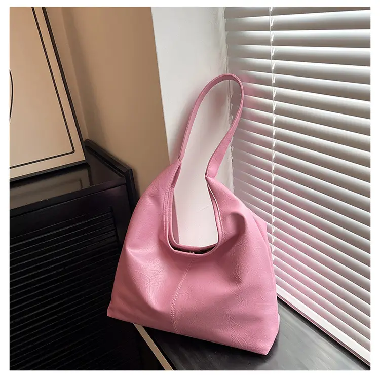 Women Large Capacity Shoulder Bag Silver Leather 2026 — feature 19