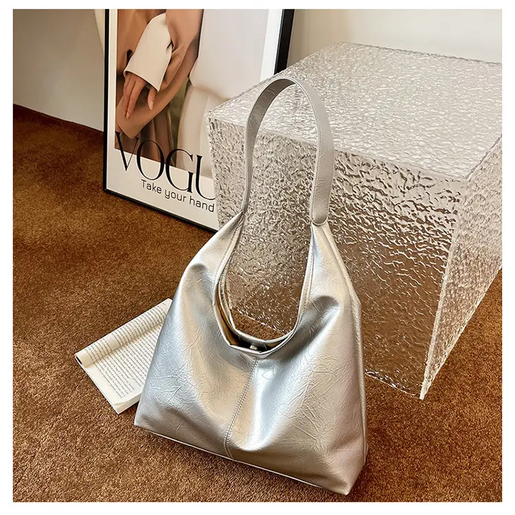 Women Large Capacity Shoulder Bag Silver Leather 2026 — feature 22