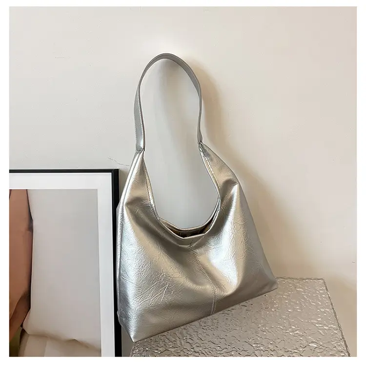 Women Large Capacity Shoulder Bag Silver Leather 2026 — feature 23