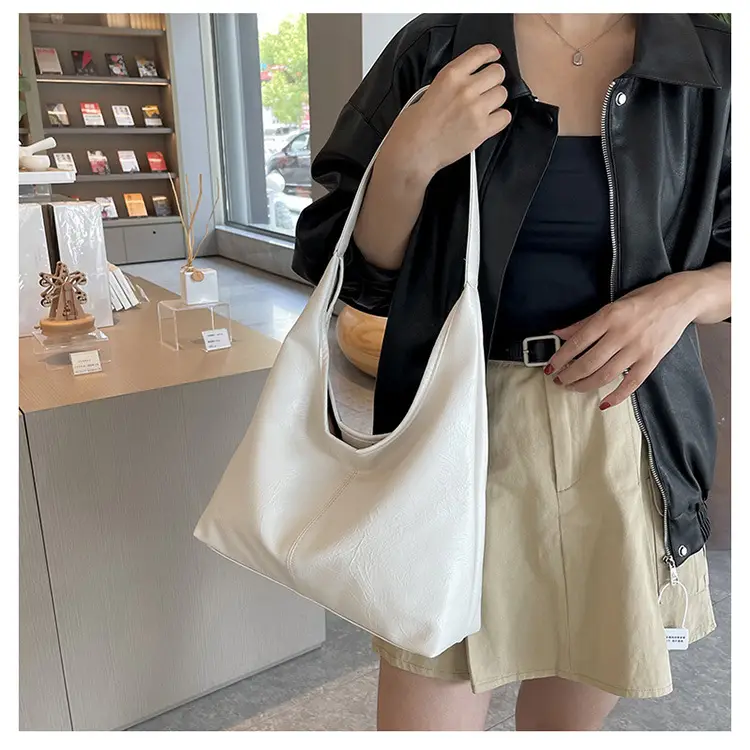 Women Large Capacity Shoulder Bag Silver Leather 2026 — feature 33