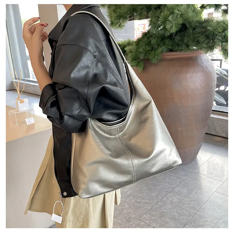 Women Large Capacity Shoulder Bag Silver Leather 2026 — feature 34