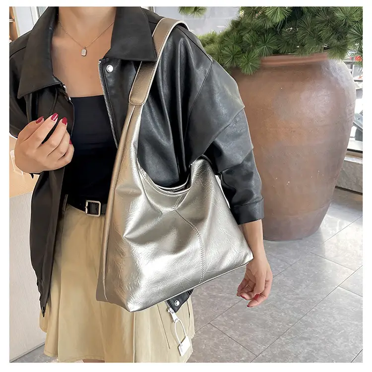Women Large Capacity Shoulder Bag Silver Leather 2026 — feature 35