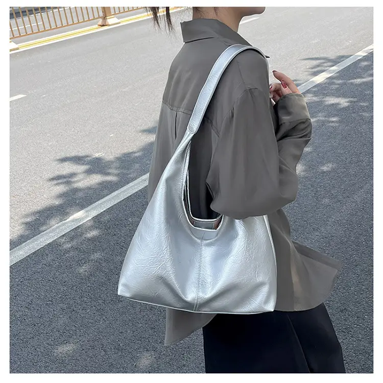 Women Large Capacity Shoulder Bag Silver Leather 2026 — feature 36