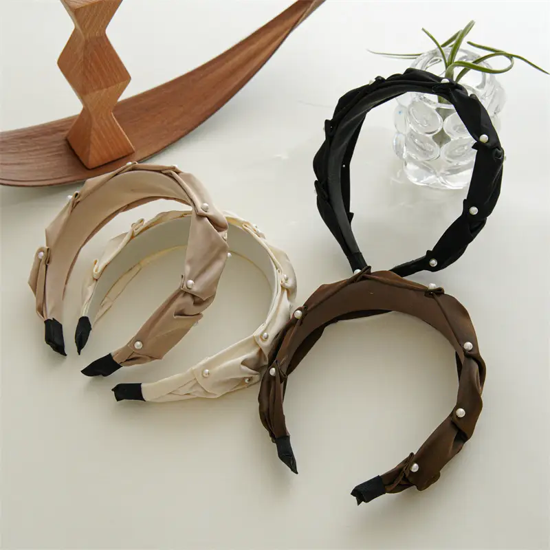 Pearl Black Wide Brim Hairpin for Women — feature 11