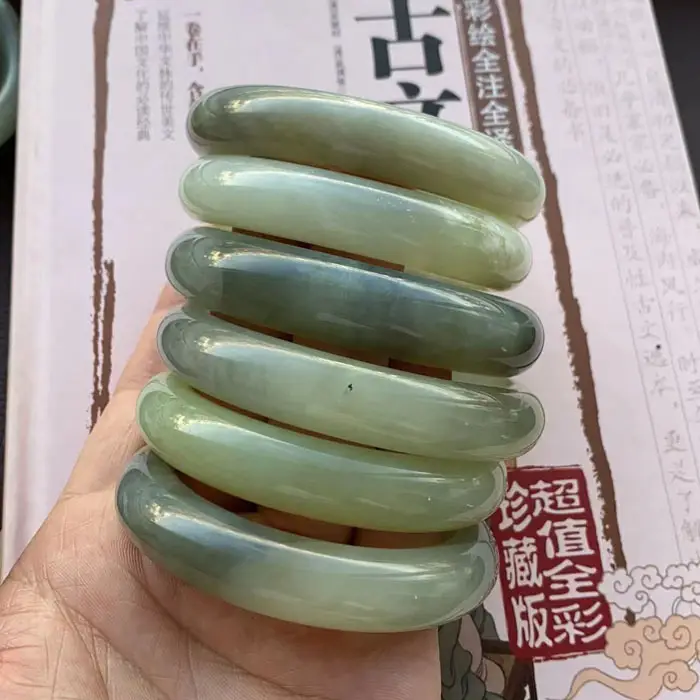Xiuyan Jade Ice-Type Bracelet for Women