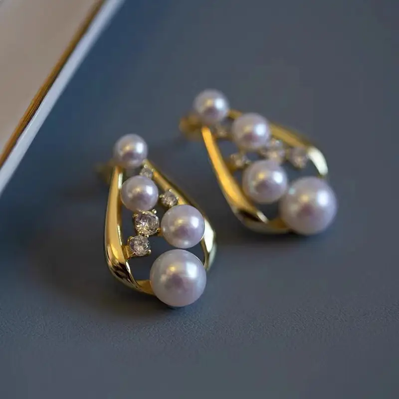 Elegant Pearl Earrings with Copper & Zircon Design — feature 8