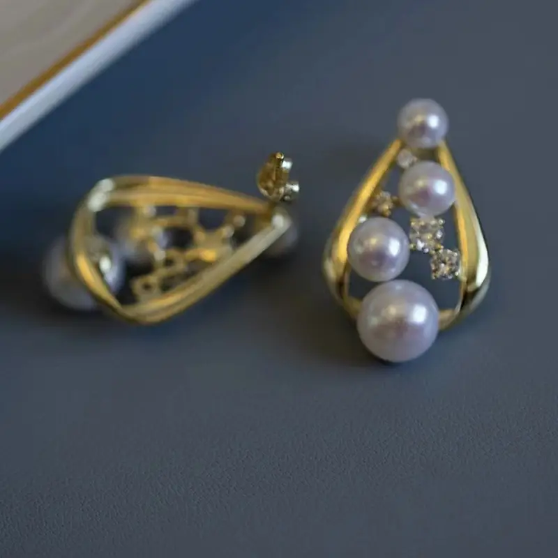 Elegant Pearl Earrings with Copper & Zircon Design — feature 9