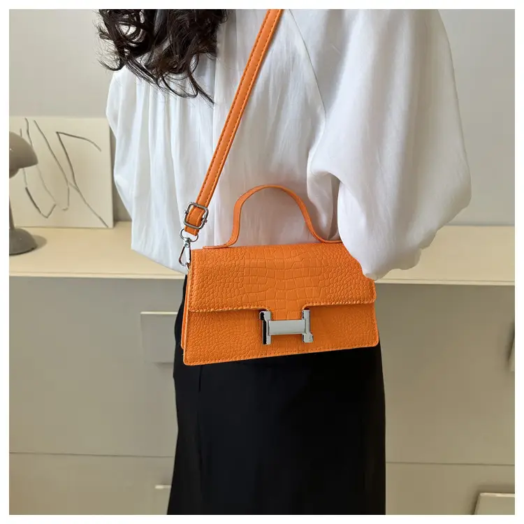2023 Women's Casual Shoulder Bag Beige Leather — feature 16