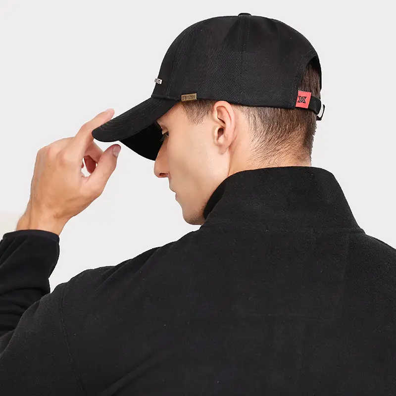 Di Sang Sa Men's Black Baseball Cap with Sunscreen Badge - Image 6