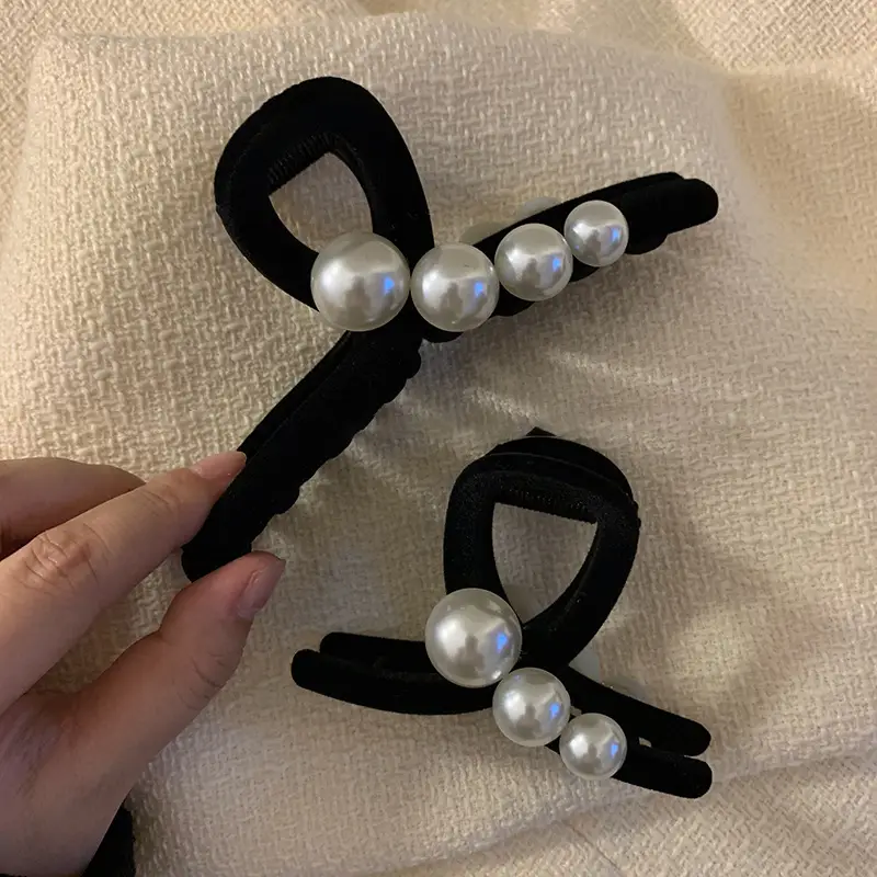 Black Velvet Pearl Clip Retro Chanel Style 2023 - Image 4