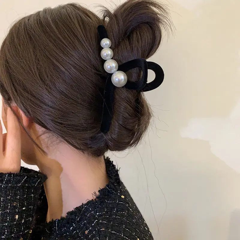 Black Velvet Pearl Clip Retro Chanel Style 2023 - Image 5