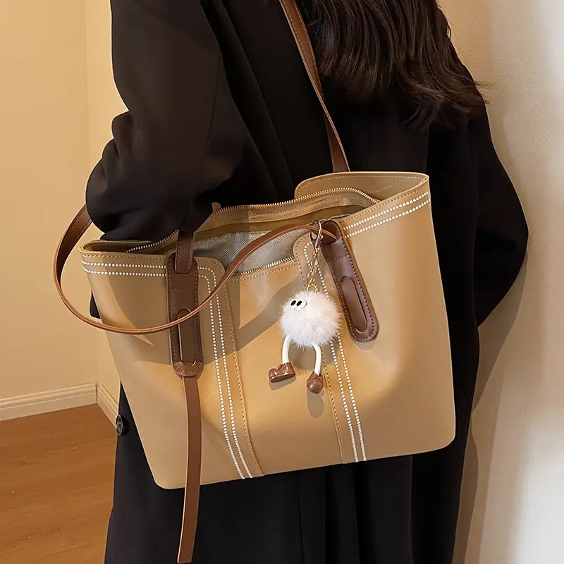 Black Women's Large Tote Bag with Keychain