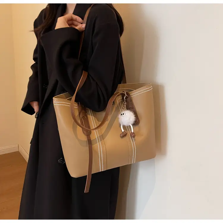 Black Women's Large Tote Bag with Keychain — feature 11