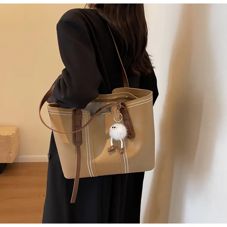 Black Women's Large Tote Bag with Keychain — feature 12