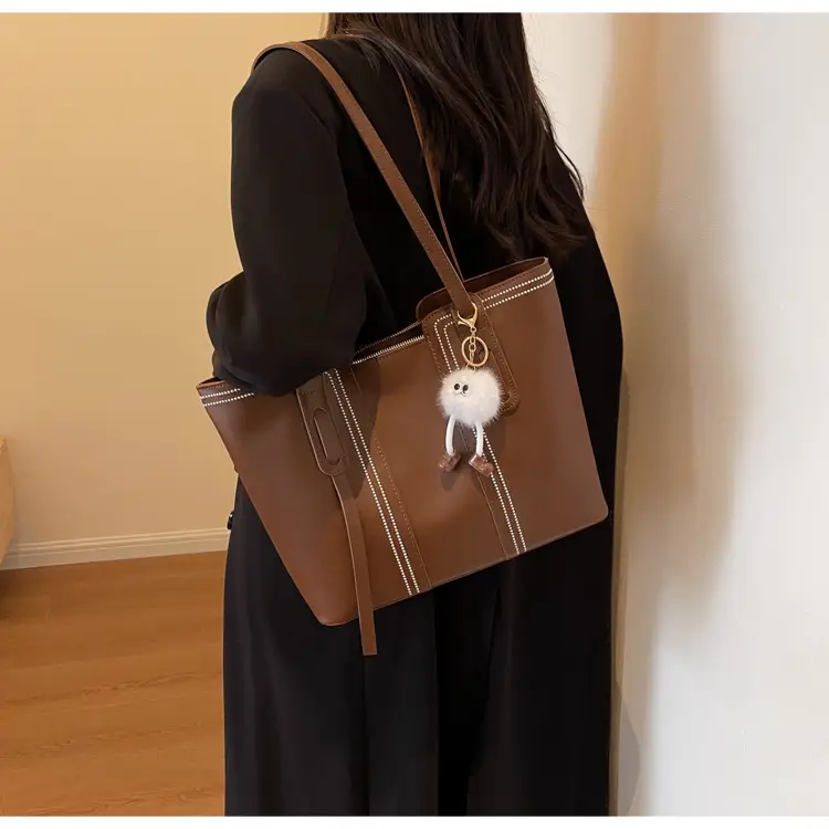 Black Women's Large Tote Bag with Keychain — feature 13
