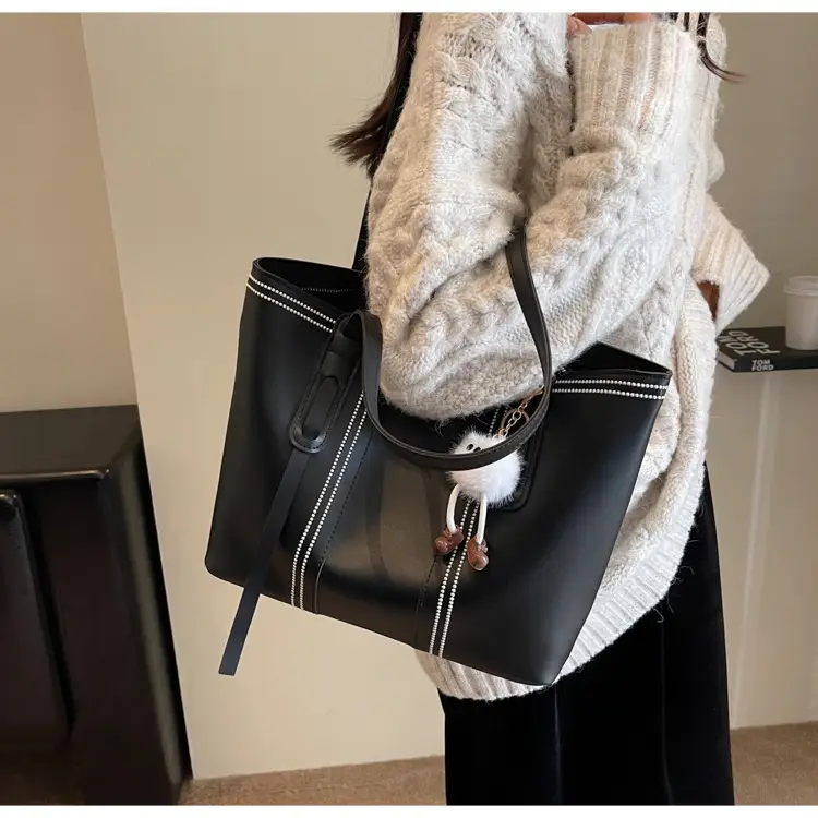 Black Women's Large Tote Bag with Keychain — feature 17