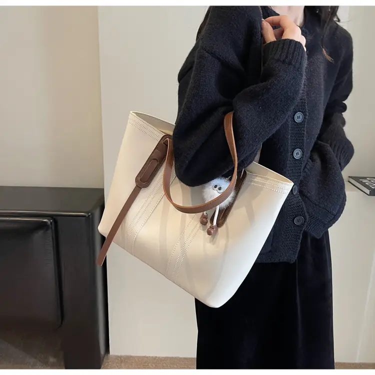 Black Women's Large Tote Bag with Keychain — feature 20