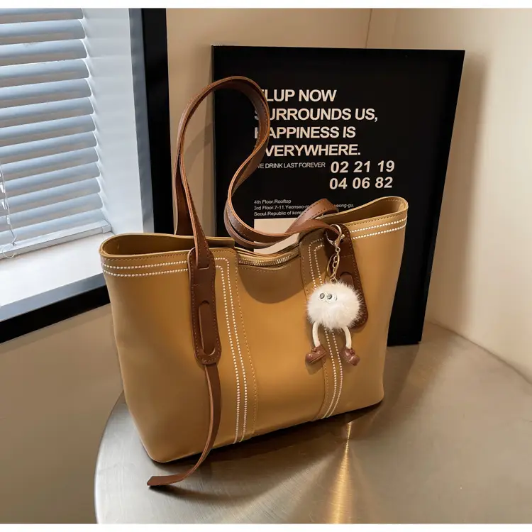 Black Women's Large Tote Bag with Keychain — feature 26