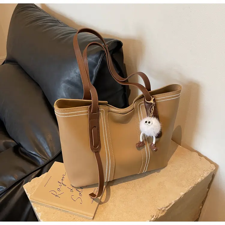 Black Women's Large Tote Bag with Keychain — feature 27