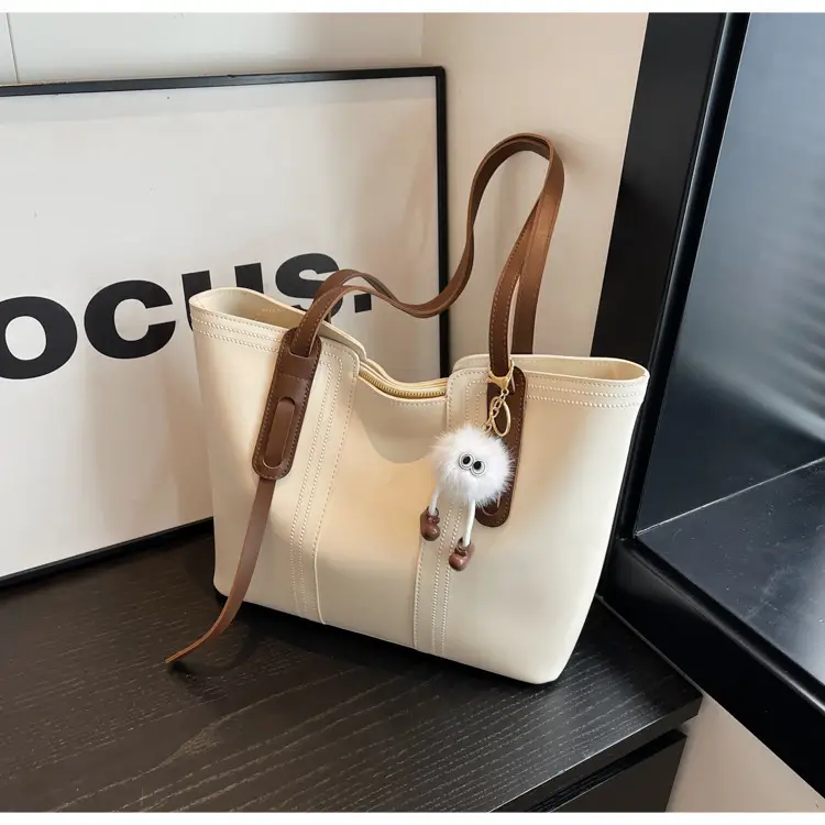 Black Women's Large Tote Bag with Keychain — feature 28