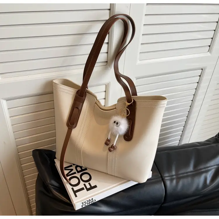 Black Women's Large Tote Bag with Keychain — feature 29