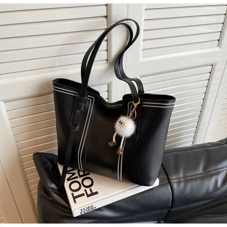 Black Women's Large Tote Bag with Keychain — feature 31