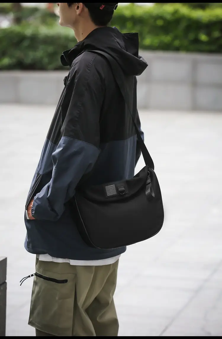 Black Messenger Bag for Men Women Commute Sports Functional — feature 11
